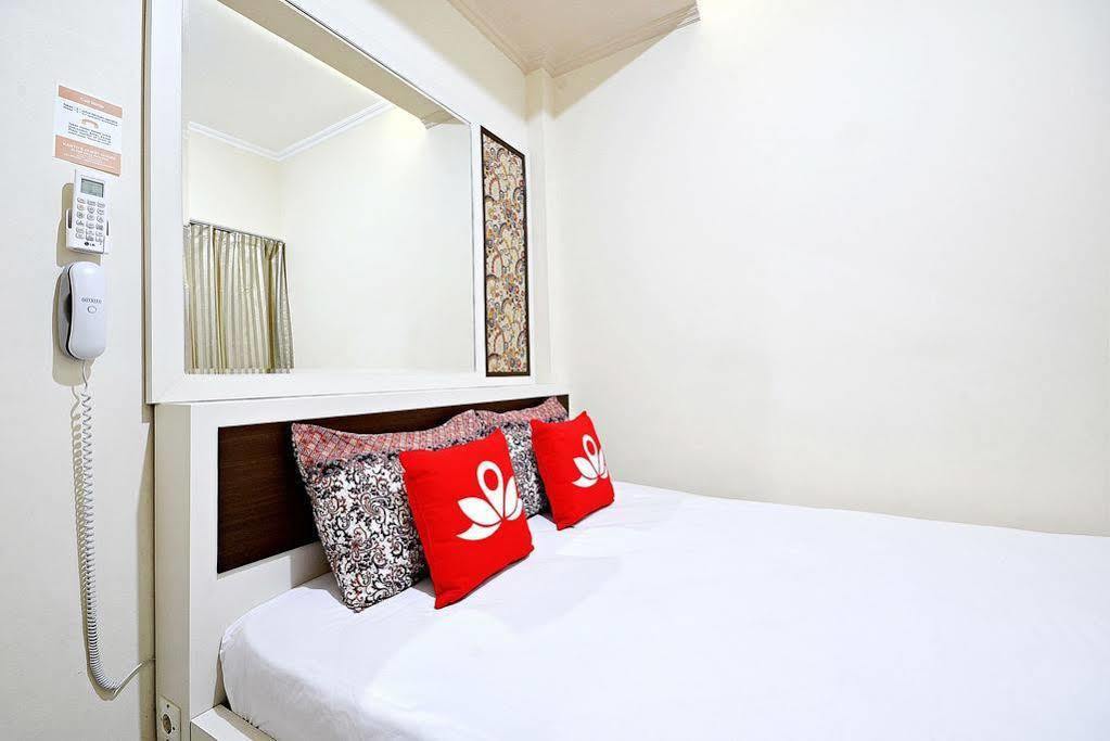 Zen Rooms Cideng Barat จาการ์ตา ภายนอก รูปภาพ