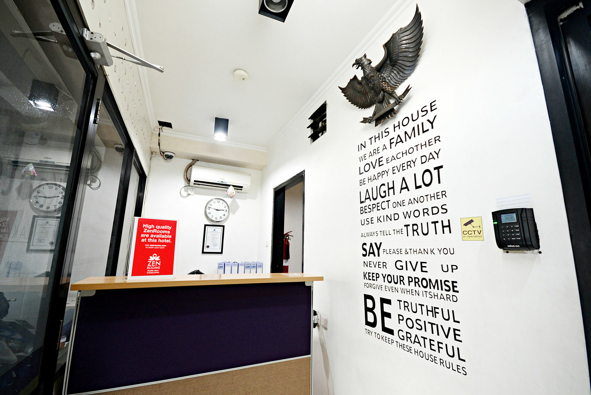 Zen Rooms Cideng Barat จาการ์ตา ภายนอก รูปภาพ